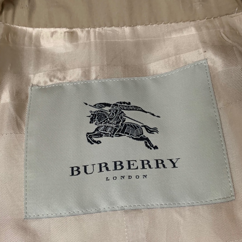❗️SOLD❗️🎉2xHP🎉 Burberry Tan Trench Coat Sz 8R - Picture 4 of 15